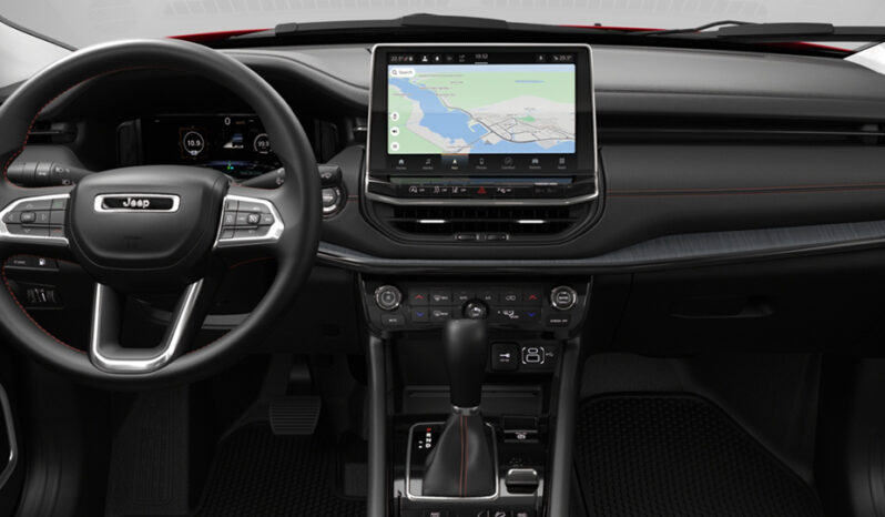 Renting Jeep Compass 4×4 Trailhawk PHEV 5 puertas 240CV lleno