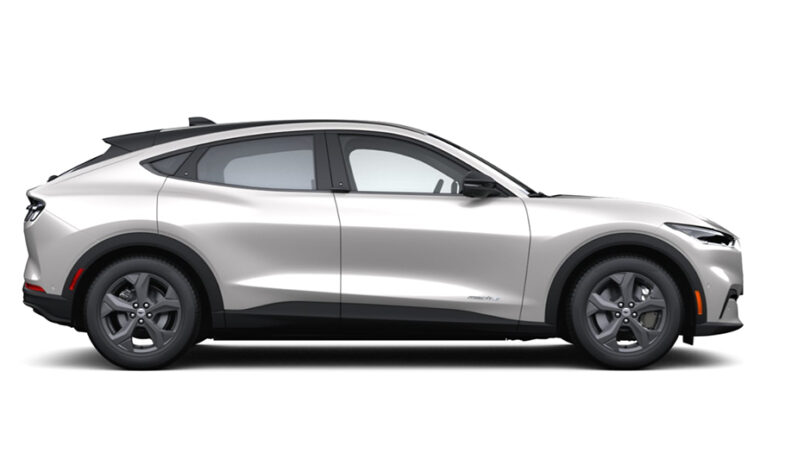 Renting Ford Mustang Mach-E 5 puertas RWD Eléctrico Rango Estandar  269CV lleno