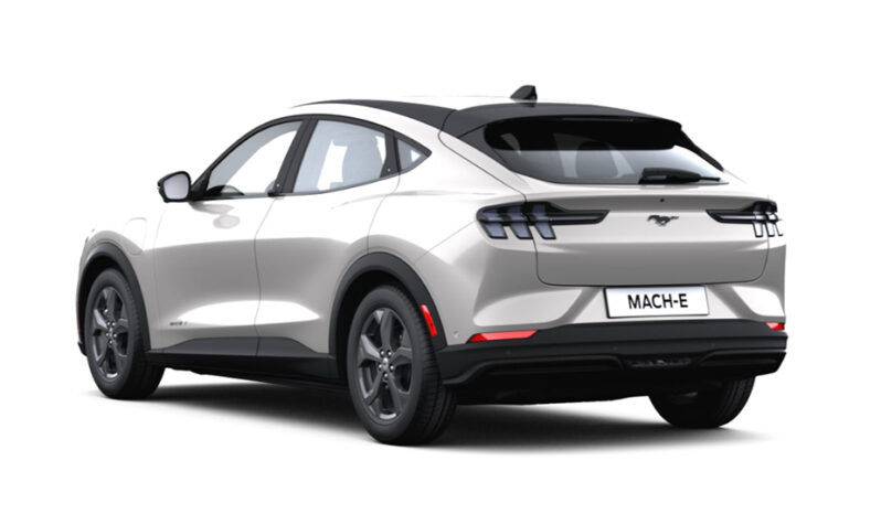 Renting Ford Mustang Mach-E 5 puertas RWD Eléctrico Rango Estandar  269CV lleno