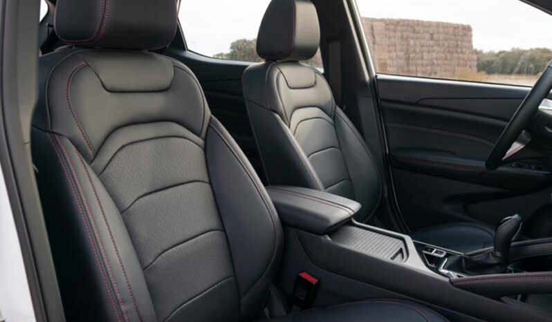 Renting DFSK 500 Luxury 5 puertas 116CV lleno