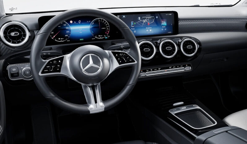 Renting Mercedes Clase A Compacto 5 puertas 250 e 8G-DCT 218CV lleno