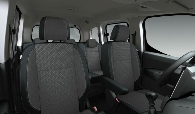 Renting Opel Combo 100 Cv 1.5 Td S/S MT6 €6.4 100CV lleno