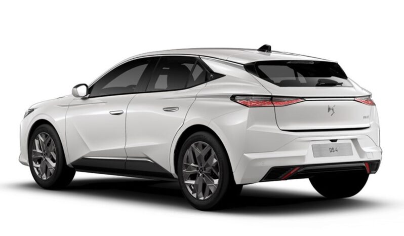 Renting DS Automobiles DS 4 Hybrid Pallas 145CV lleno