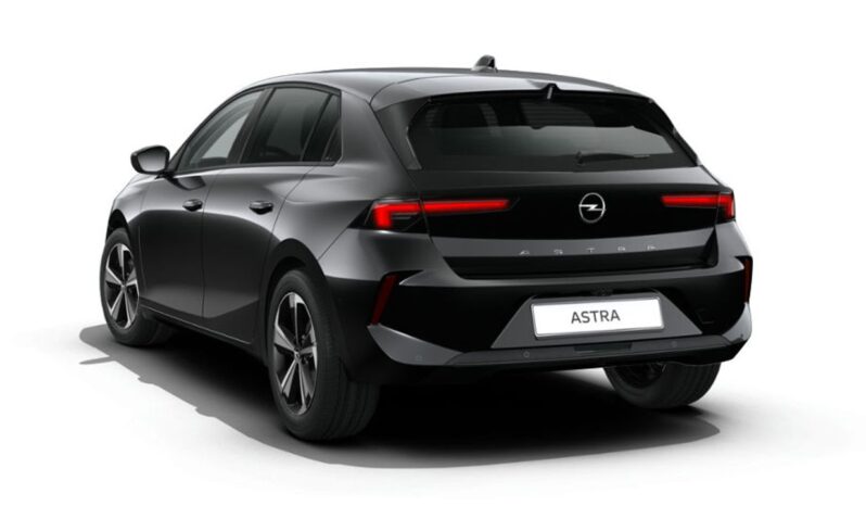 Renting Opel Astra 1.2T XHL 81kW Tech Edition 110CV lleno