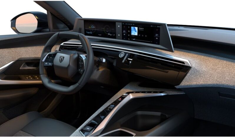 Renting Peugeot 5008 Plug-In Hybrid 1.6 Allure 7 plazas e-DCS7 194CV lleno