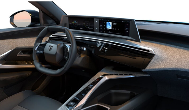 Renting Peugeot 5008 Hybrid 1.2 Allure 7 plazas eDCS6 145CV lleno