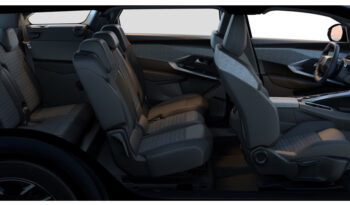 Renting Peugeot 5008 Hybrid 1.2 Allure 7 plazas eDCS6 145CV lleno