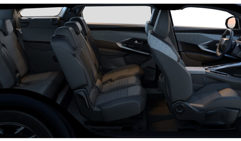 Renting Peugeot 5008 Hybrid 1.2 Allure 7 plazas eDCS6 145CV lleno