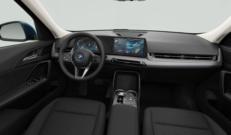 Renting BMW X1 xDrive 25e 245CV lleno