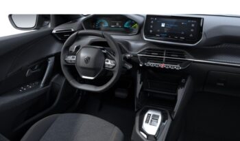 Renting Peugeot 2008 Hybrid Style eDCS6 145CV lleno