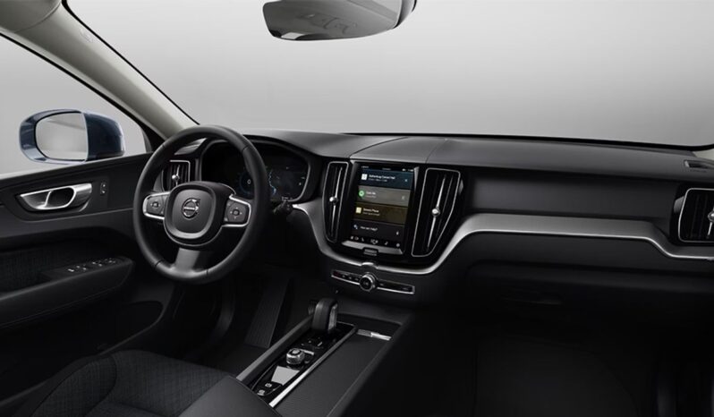 Renting Volvo XC60 Core 2.0 B5 G AWD Auto 250CV lleno