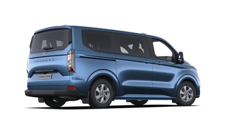 Renting Ford Tourneo Custom 2.0 EcoBlue 9 plazas L1 Trend 136CV lleno
