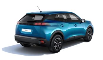 Renting Peugeot 2008 Hybrid Style eDCS6 145CV lleno