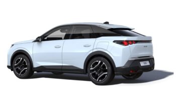 Renting Peugeot 3008 Plug-In Hybrid 1.6 Allure e-DCS7 194CV lleno