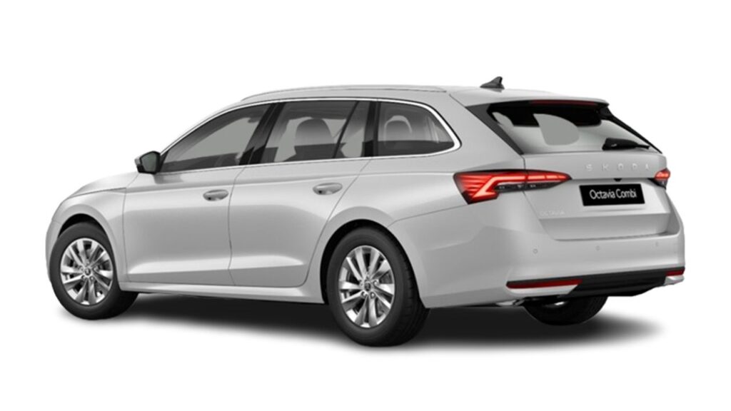 Vista trasera Skoda Octavia Combi Hybrid en renting