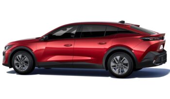 Renting Peugeot 408 Hybrid Allure eDCS6 136CV lleno