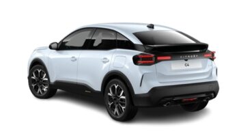 Renting Citroën C4 Hybrid Business Edition ë-DCS6  145CV lleno