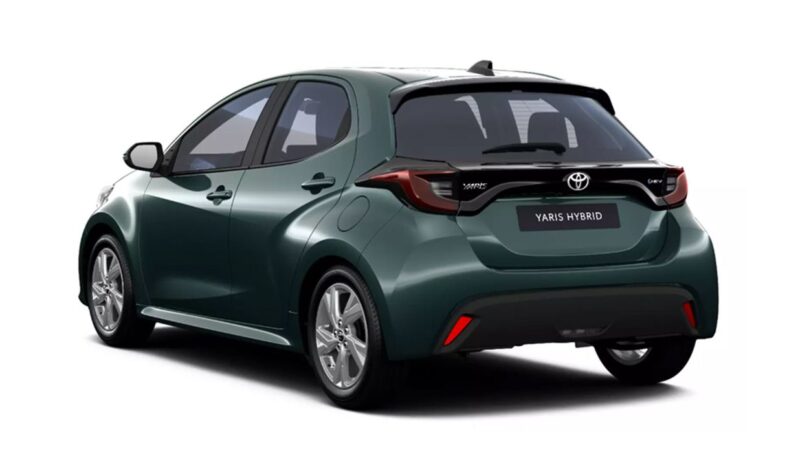 Renting Toyota Yaris Hybrid Active 115CV lleno